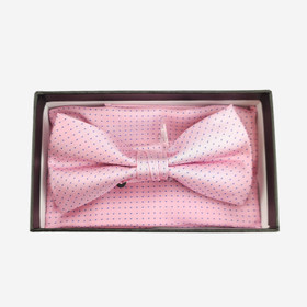 Rusetti ja taskuliina lahjakotelossa V.Pun.Pilkku