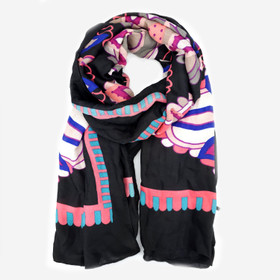 Kuvioitu huivi -Musta