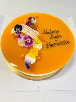 Appelsiini-tyrni tuorejuustokakku