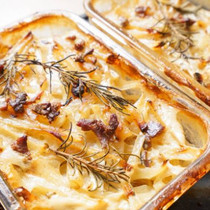 Lämminsavulohi-purjo-perunapaistos