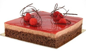 Vegaaninen Suklaa-vadelmakakku