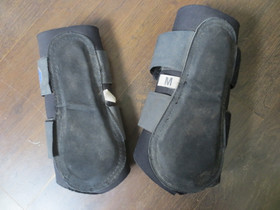 Mustat pehmeät hivutussuojat eteen FULL