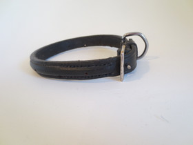 Musta peruspanta, pituus 39-40 cm