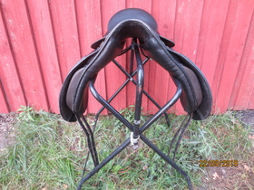 Albion Legend koulusatula, leveys W, istuin 17,5 