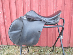 Prestige Silver Star estesatula, leveys 32, istuin 17