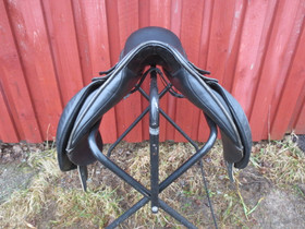 Albion Selecta yleissatula, leveys W, istuin 17 tuumaa 