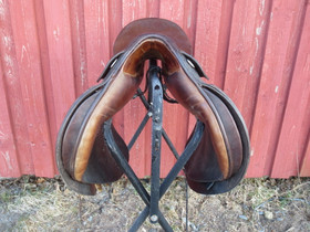 Prestige yleissatula leveys 32, istuin 17 tuumaa 