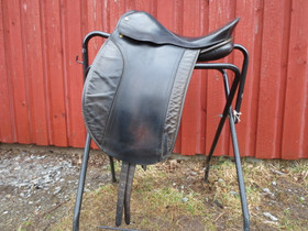 Frank Baines Pirouette koulusatula, leveys M, istuin pieni 17 tuumaa