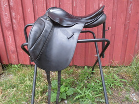 Kieffer Junior Master koulupainotteinen yleissatula, 16 tuumaa W