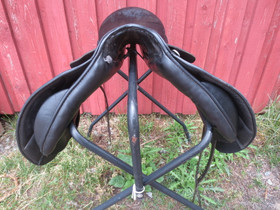 Kieffer Junior Master koulupainotteinen yleissatula, 16 tuumaa W