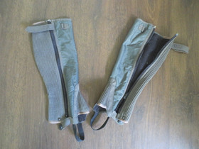 Kankaiset minichapsit ohuella fleecevuorella M/L VETOKETJU RIKKI