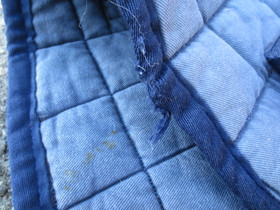 Sininen koulusatulahuopa, neliön mallinen, kulahtanut FULL