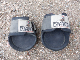 Eskadronin harmaat takasuojat tarroilla FULL