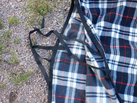 Harmaaruudullinen Finntackin fleece hiittiloimi 160 cm koko mitta