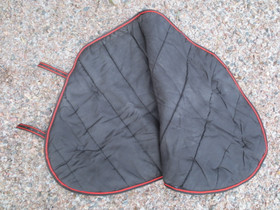 Musta paksu ulkotoppaloimen kaulakappale FULL