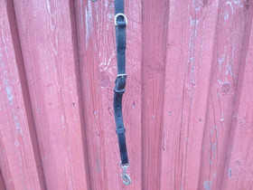 Nahkainen musta Y-rintaremmi FULL