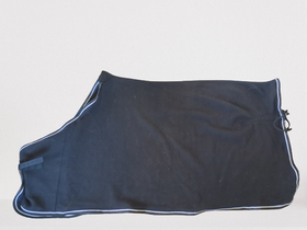 Musta fleeceloimi valkoisilla kanteilla 130 cm