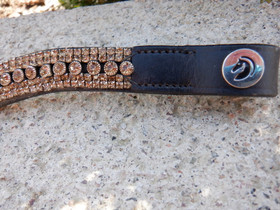 Fairfield kaareva musta otsapanta kultaisilla blingeillä 42 cm