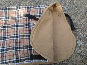 Burberry-tyyppinen satulahuopa fleecevuorella FULL