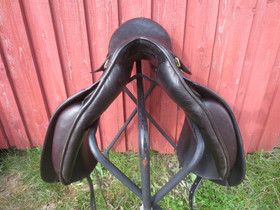 Sommer Diplomat Exclusive koulusatula, leveys M, istuin 17