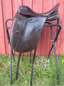 Sommer Diplomat Exclusive koulusatula, leveys M, istuin 17