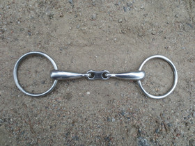 Kolmipalakuolain litteällä keskipalalla 13,5 cm