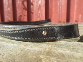 Musta otsapanta kahdella pienellä timantilla 39 cm