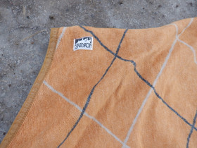 Eskadron oranssiruudullinen paksu fleeceloimi 120 cm