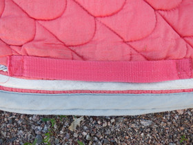 Vaaleanpunainen yleissatulahuopa vaaleilla kanteilla FULL