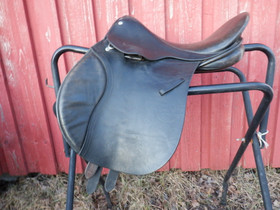 King´s Saddlery yleissatula leveys W istuin 15 tuumaa 
