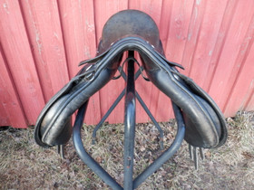 King´s Saddlery yleissatula leveys W istuin 15 tuumaa 