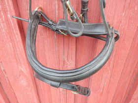 UUDET Knights-merkkiset mustat suitset kullan värisillä soljilla COB