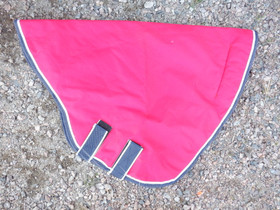 Uudenveroinen punainen kaulakappale Rainbuster loimeen 100 g PONY/COB