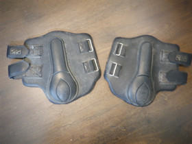 Mustat Horse Guard hivutussuojat etujalkoihin FULL