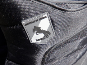 Horze-merkkiset mustat talvikengät tallille, koko 42