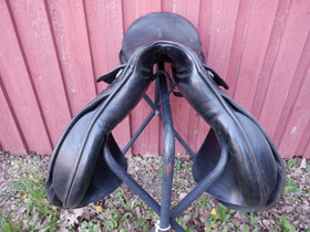 Kieffer Europe CT musta yleissatula 17 tuumaa leveys M