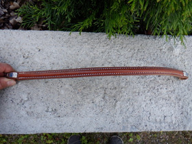 Stubben havannan värinen kapea otsapanta, valkoiset ompeleet 37 cm