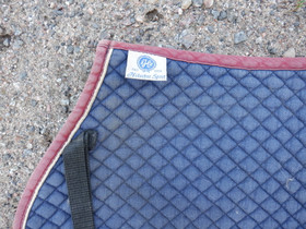 Hölscher tummansininen flättäri satulahuopa FULL