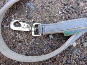 Bucas vaaleansininen riimunnaru