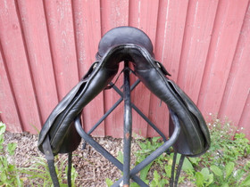 Kieffer Wien koulusatula, leveys MW, istuin 16