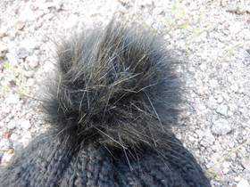 Musta Pikeur pipo fleecevuorella ja tekokarvatupsulla