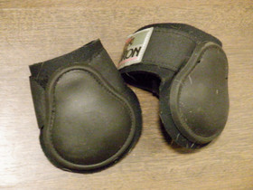 Eskadron matalat takajalan hivutussuojat, mustat PONY