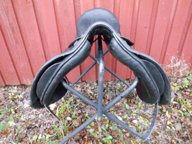 Prestige Hippos Dressage koulusatula, leveys 33, istuin 16 