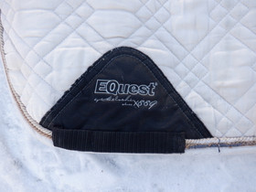 Kerman värinen Equest koulusatulahuopa FULL