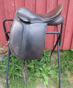 Brank Baines Capriole koulusatula 17,5 tuumaa, EW leveys