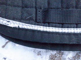 Horze musta yleissatulahuopa hopeanauhalla FULL