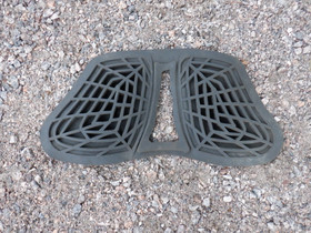 Etuosan nostaja, geeli satulan alle, musta