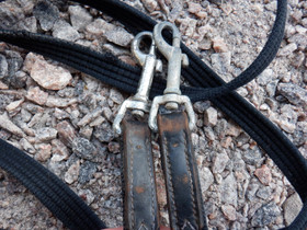 Mustat lyhyet ohjasajo-ohjat pikalukoilla, 5 m