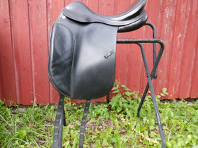 Prestige Hippos Dressage koulusatula leveys 32, istuin 17 