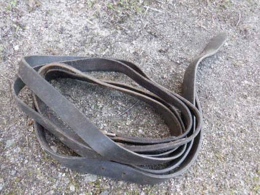 Jalustinremmit askarteluun tai lasten leikkeihin, pituus n. 170 cm